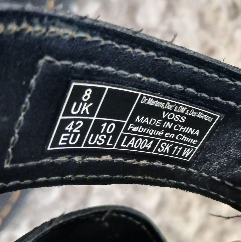 🌟 Dr. Martens Women's VOSS Leather Strap Sandals - Picture 10 of 13